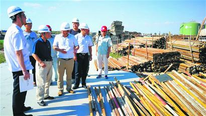 市城乡建设委走访建设项目 解决审批"痛点""堵点"