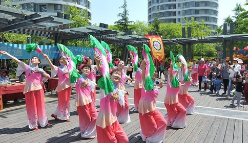 “崇德尚礼·幸福社区”2018青岛邻居节开幕式