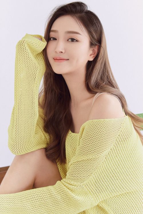 蔚蓝之日殷叶子饰演金融才女演绎商海沉浮