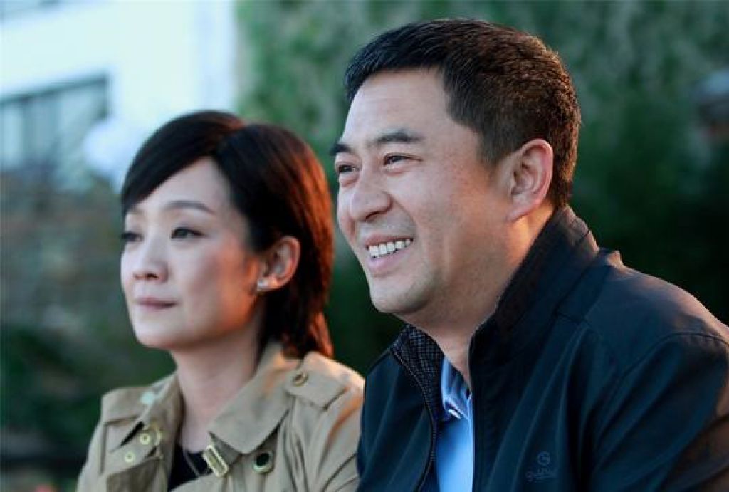 张嘉译被曝离婚妻子晒亲密合照秀恩爱力破传闻