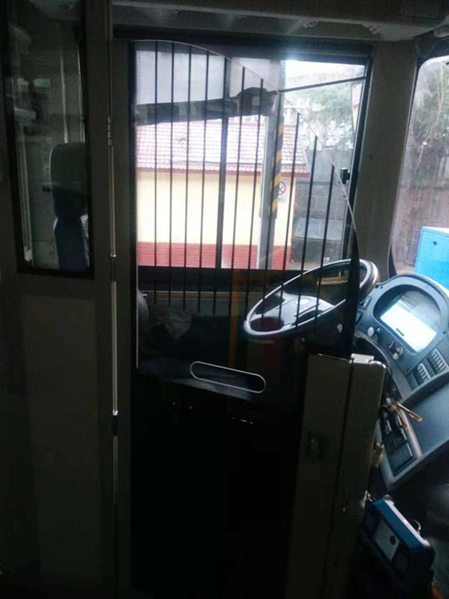 保障公交驾驶员安全,319路线尝试搭建安全隔离