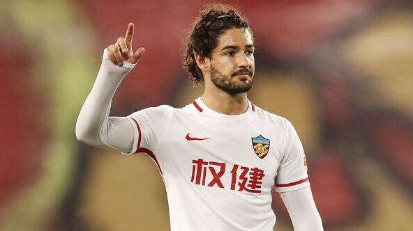 足球丨意媒:帕托已同意重返米兰 经纪人正与权