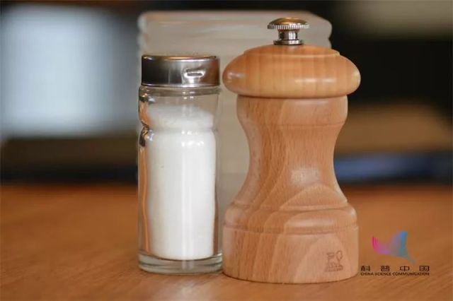 吃盐越少就越健康？未必！盲目低盐饮食有这些隐患！