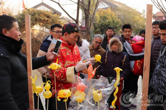 传承非遗迎新年 台儿庄古城民俗民韵尽显浓浓年味