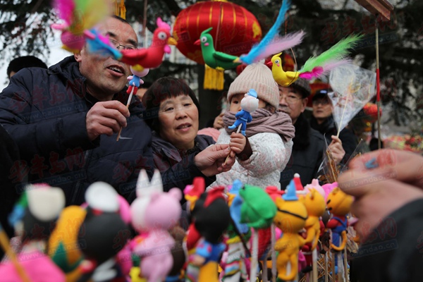2019青岛萝卜·元宵·糖球会海云庵会场今天正式“开街”