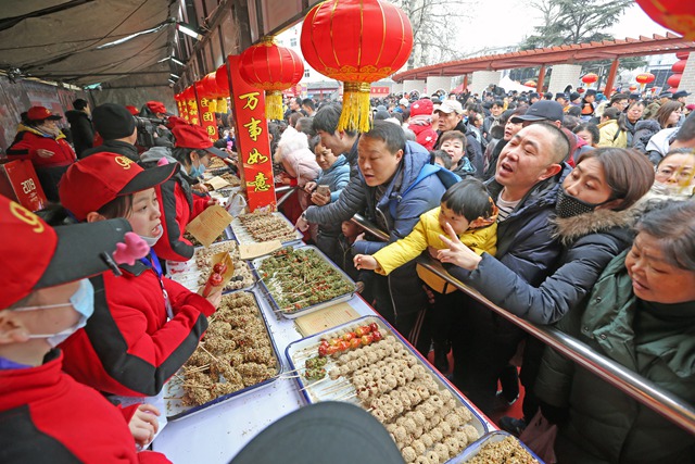 参会人次32万！萝卜·元宵·糖球会海云庵会场开街首日人山人海