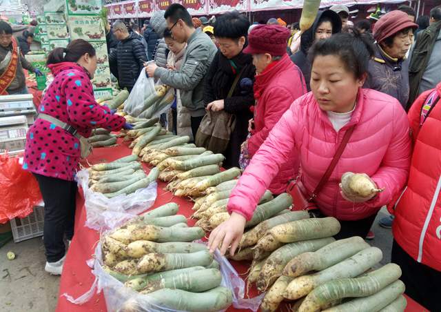 参会人次32万！萝卜·元宵·糖球会海云庵会场开街首日人山人海