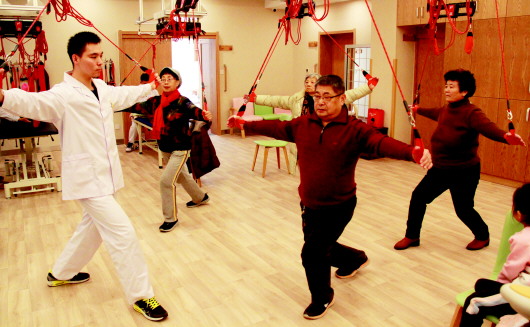 珠海路街道为老服务中心投入运营 提供护理康