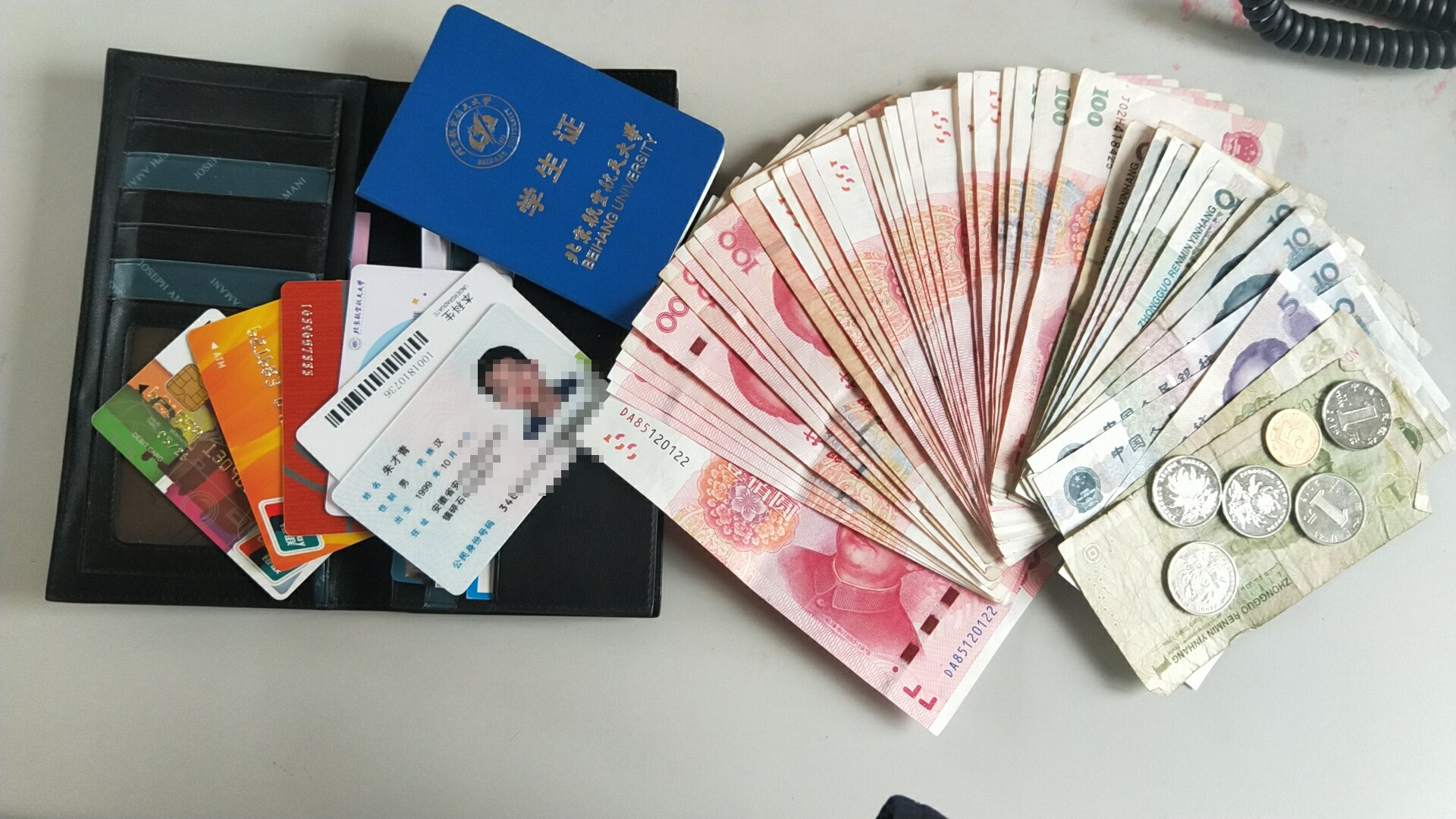 粗心!来青游玩大学生丢了钱包 城阳巴士工作人