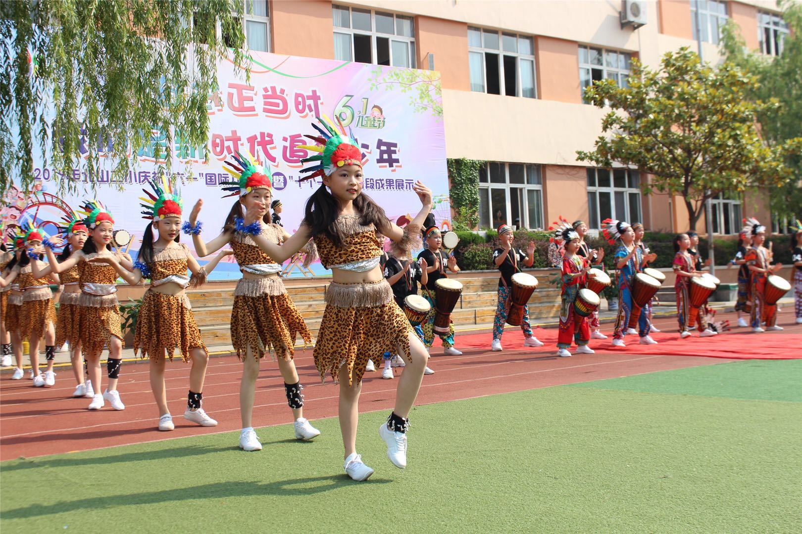 真人娱笑网址让孩子真正成为节日的主人!市北区多彩步履迎“六一”