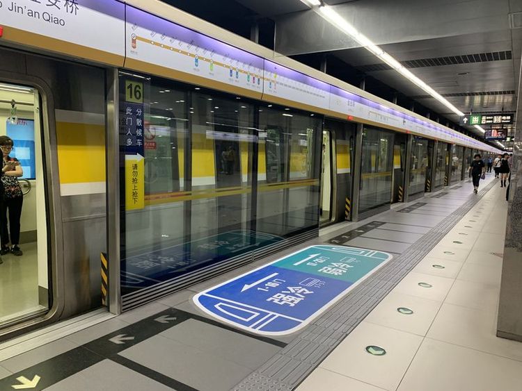 北京地铁6号线试验"同车不同温" 可根据需要选择乘坐