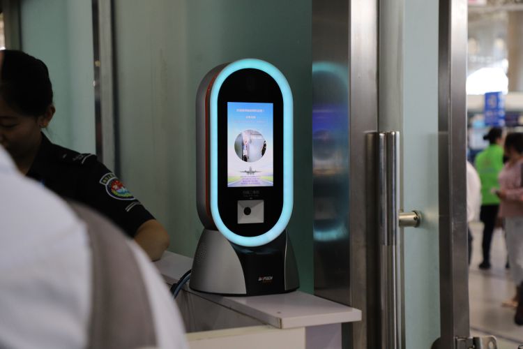 如何用手机进行登机 5d78b6b32748db0132559218.jpeg