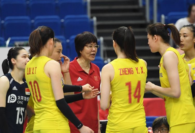 目标卫冕 中国女排两连胜下场对阵俄罗斯