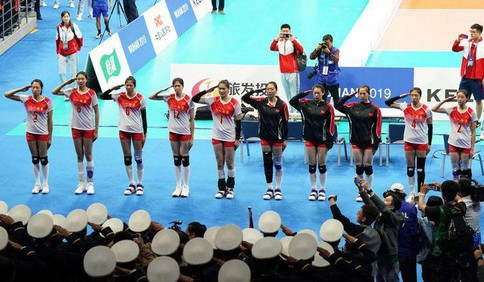 军运会|泪目！国庆盛典后两大“天团”再次互动，互敬军礼