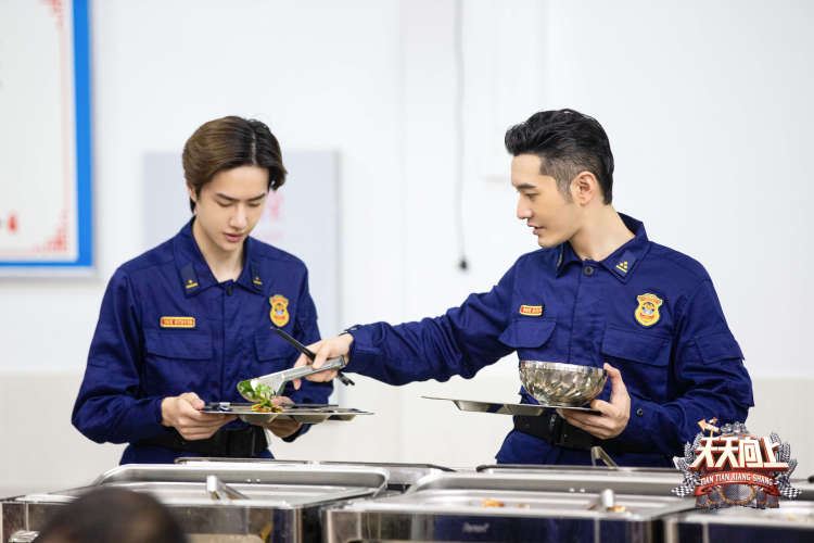 黄晓明天天向上自曝欣赏王一博与天天兄弟开启消防大赛
