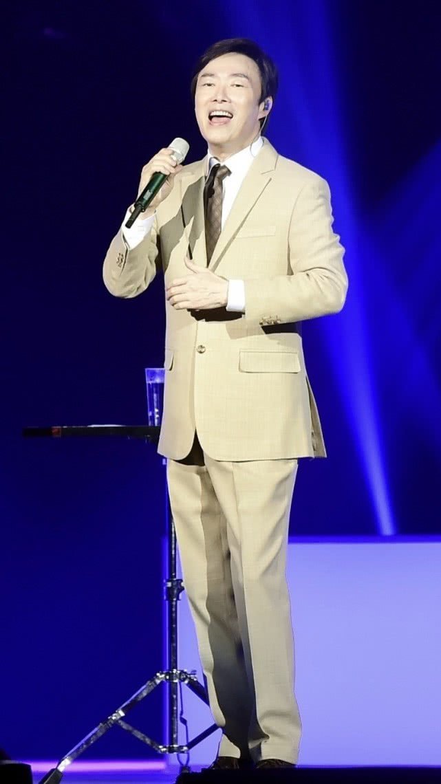 费玉清正式隐退前赚两亿,最后演唱会笑言让歌迷破费