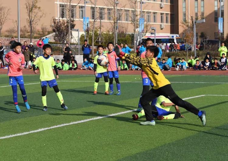 青岛广水路小学有足球吗,青岛广水路小学有足球吗现在