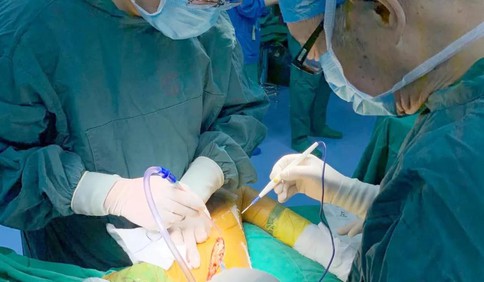 突破高龄“绝对禁区”——华元医院为89岁老人成功实施髋关节置换术