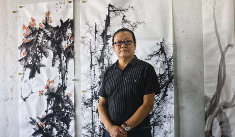 自幼酷爱美术,山东艺术学院毕业.1974年当兵,军旅画家.