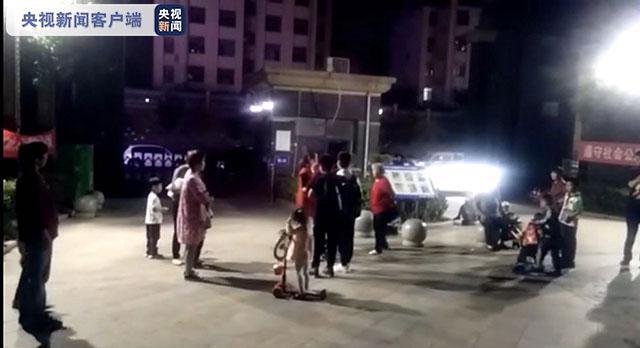 河南一男子骑车与人相撞后遇阻发病身亡，路人被判无责