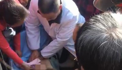 4岁男童溺水呼吸心跳全无，街坊、医生接力抢救半小时后生还