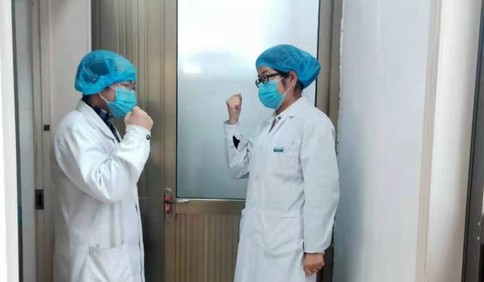 抗擊疫情，這對情侶沖在城陽第二人民醫(yī)院一線