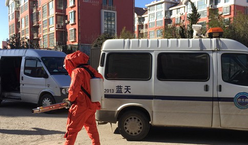 膠州藍天救援隊沖鋒陷陣，對多處場所展開“消殺”