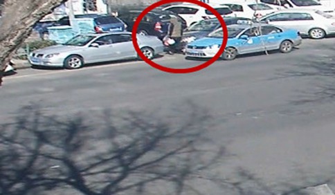 這就是山東|打車到派出所送口罩和草莓 男子留下一句“給你們的！”轉(zhuǎn)身就跑