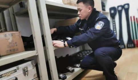 民警沖鋒抗“疫”改婚期：戰勝疫情，我們馬上結婚！