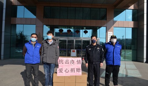 點贊！青島兩愛心企業，為防疫一線民警捐贈消毒酒精