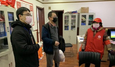 祖孫三代齊上陣！社區戰“疫”，他們忙碌的身影真美