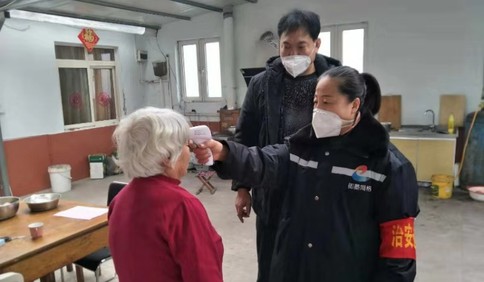 守护孤寡老人健康，大信镇防疫工作不落一人
