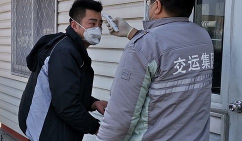 交运60余座充电站24小时开放！不仅让电动车“吃饱饭”，还免费给驾驶员发口罩