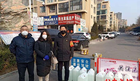 越是艰难越向前，疫情防控阻击战中他们再现军人本色