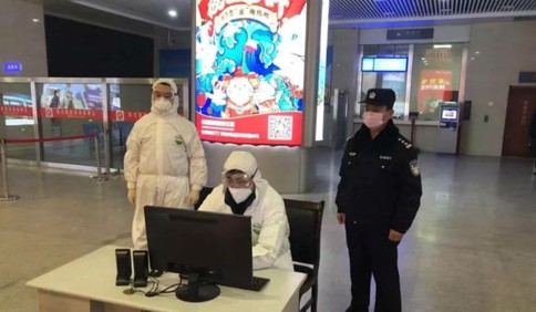 战疫情连轴转 民警半个多月未回家