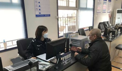 疫情防控战线上的“夫妻兵”