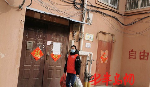 胶州中云：居家隔离生活不便，“包买团”为你跑腿