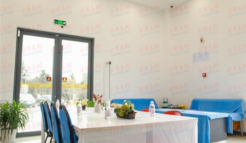 青岛机场留观处：高效转运温情服务 为留观旅客提供暖心房