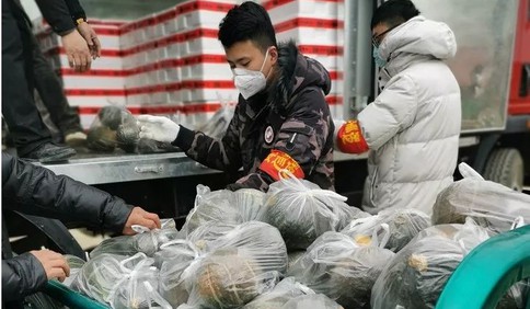 暖心！平度这个地方的村民自发捐赠6吨蔬菜给前八里庄村