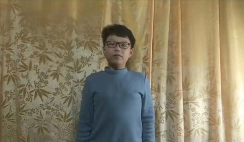 抗疫一线，萌娃给爸爸加油鼓劲