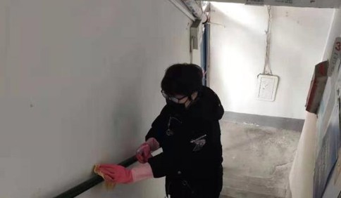 勞模在一線：她將愛播撒在戰“疫”防線