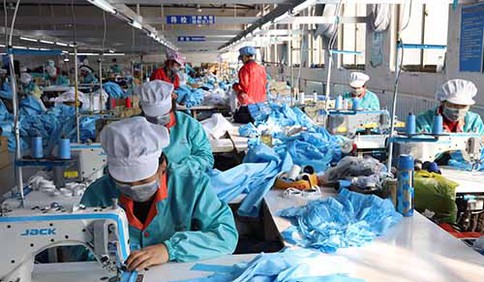 贊！日產1000件，大村鎮這家企業轉產防護服助力武漢等地疫情防控