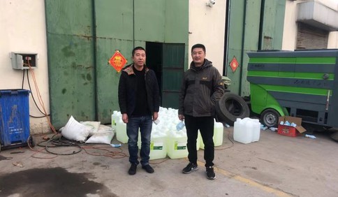 累計捐贈消毒液超10噸！退役軍人安佰海為社區防疫“雪中送炭”