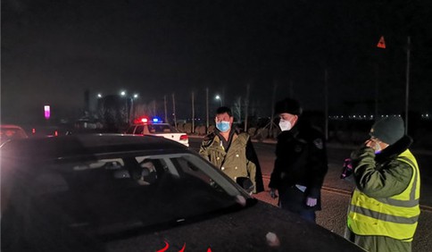 濰坊濱海區：稅徽閃耀黨旗紅