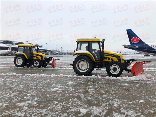 青岛机场全力完成冰雪天气保障工作 目前航班运行正常