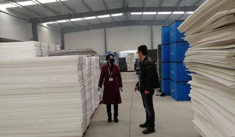 青岛西海岸新区宝山镇一个复工企业设一名专职“指导员”