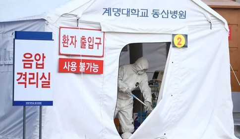 韓國疫情嚴重：軍隊多人感染，新增病例再破百