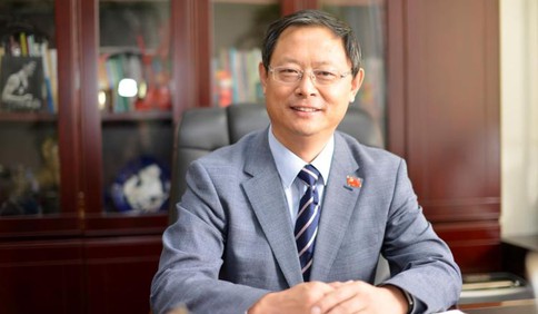 青島九中校長馬志平：讓書房變成學習課堂，把客廳當做鍛煉操場