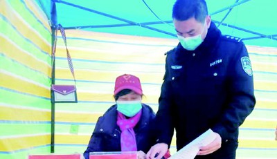 湖北执勤一线有位青岛警察:返乡探亲就地请战