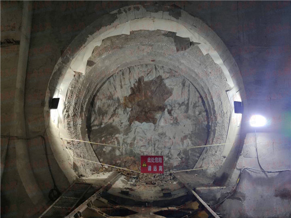 『号线』青岛地铁1号线最新进展：西海岸新区段顺利贯通